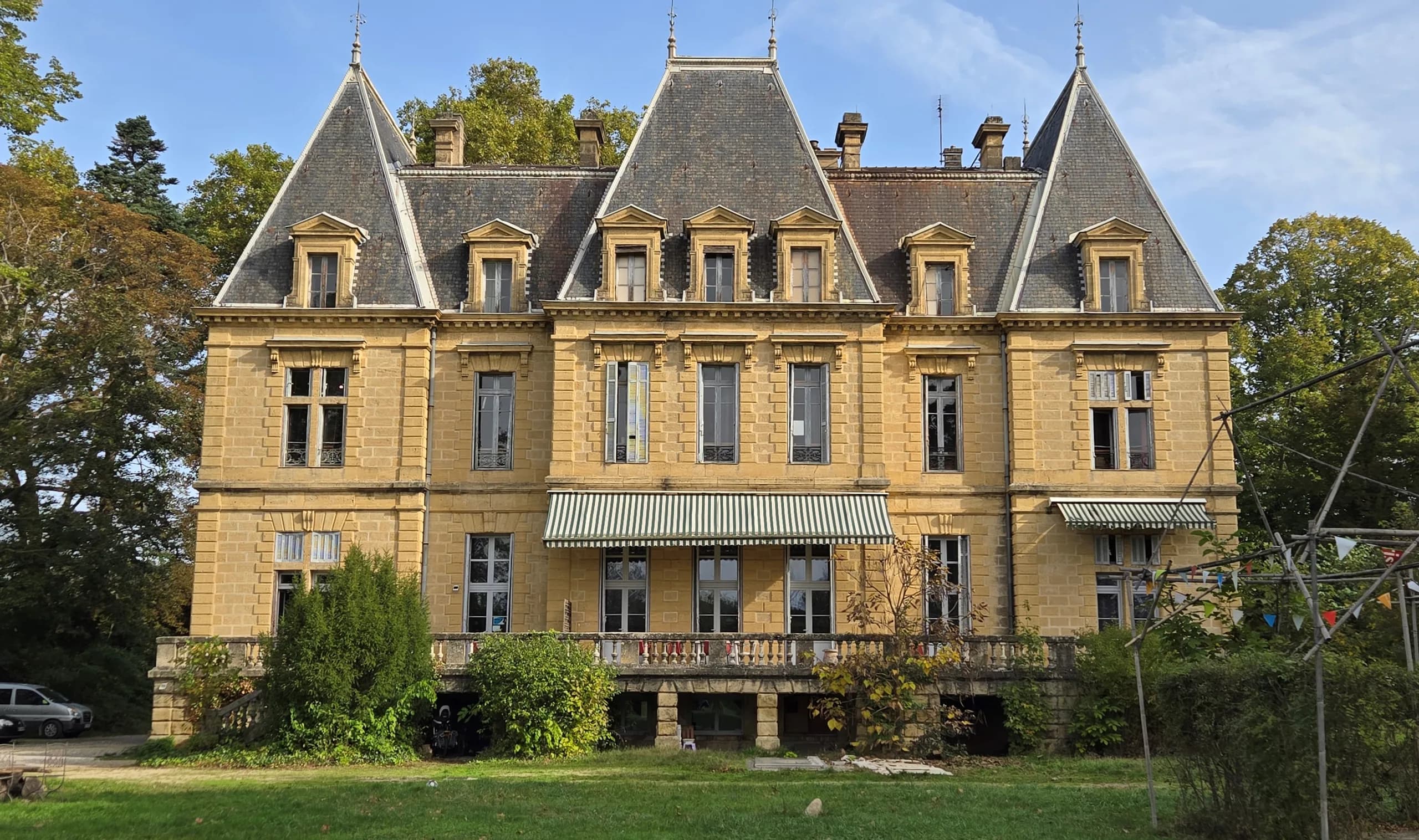 Ensemble scolaire de L'Archipel, château des Ramières, Allex (Drôme) — vue 1