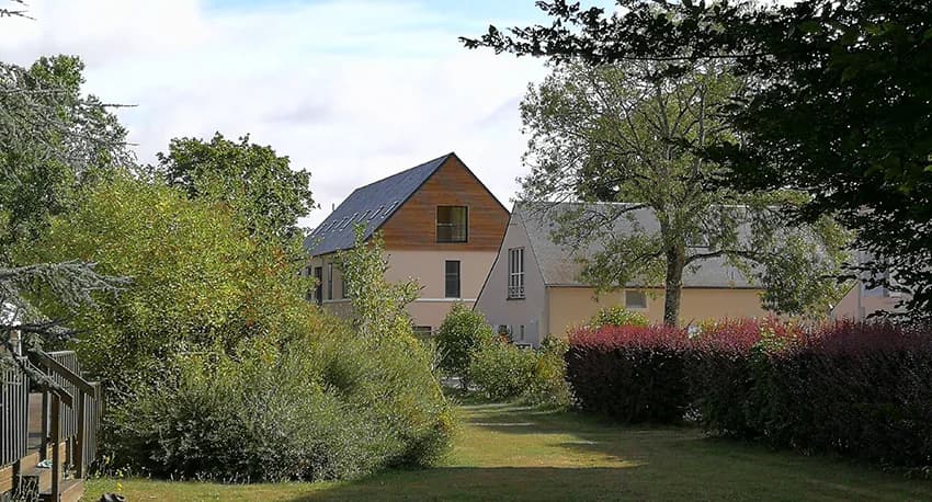 Château du yoga Sivananda, Neuville-aux-Bois (Loiret) — vue 1