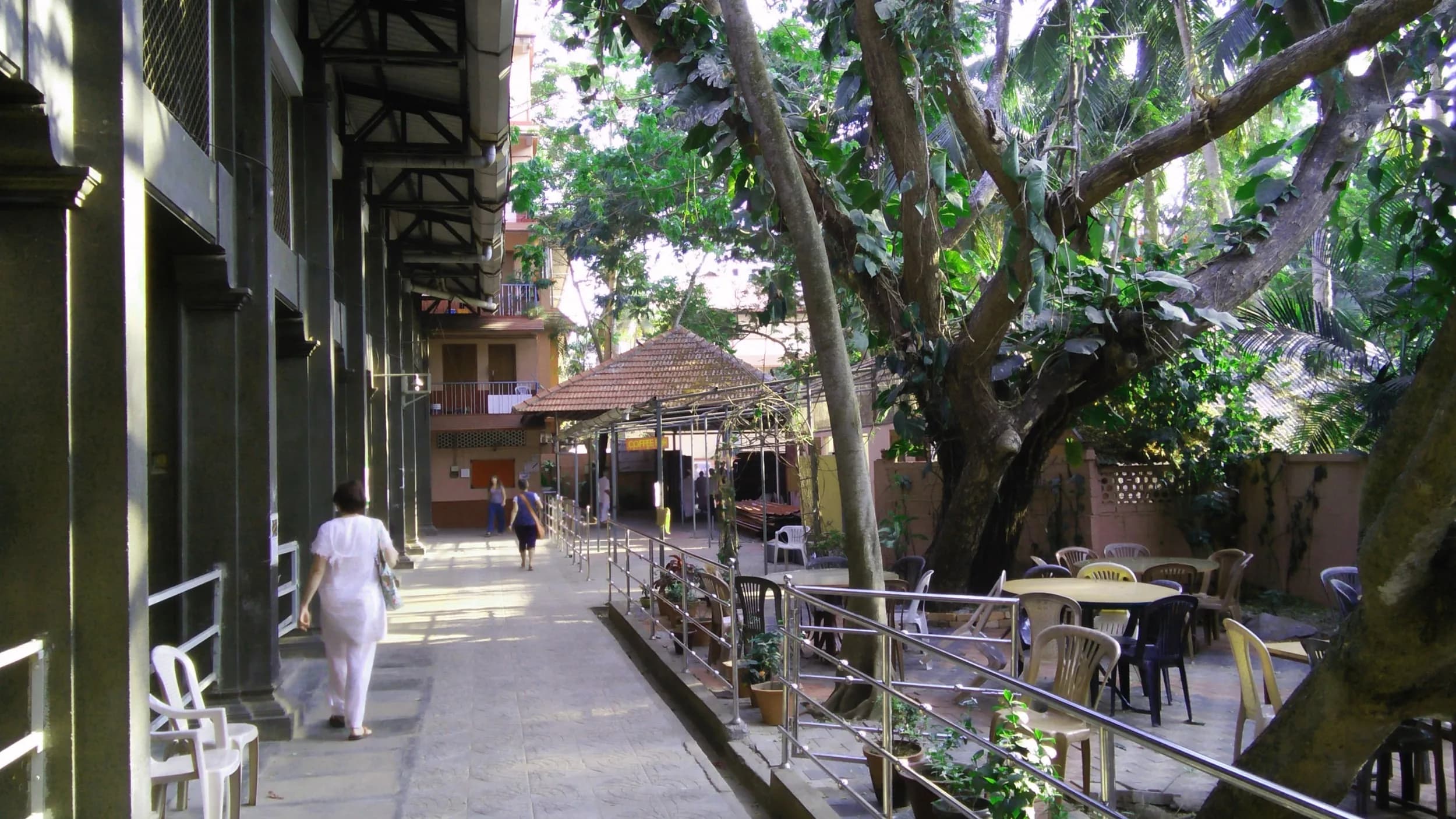 Cuisine occidentale de l'ashram d'Amritapuri, Kerala (Inde) — vue 6