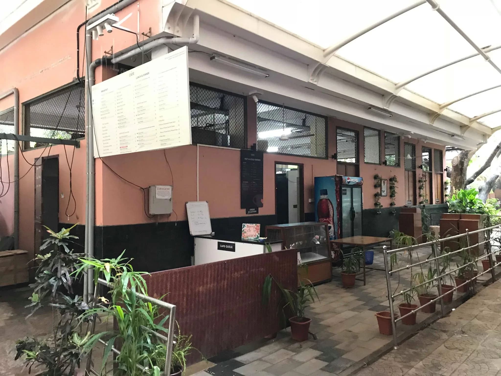Cuisine occidentale de l'ashram d'Amritapuri, Kerala (Inde) — vue 9